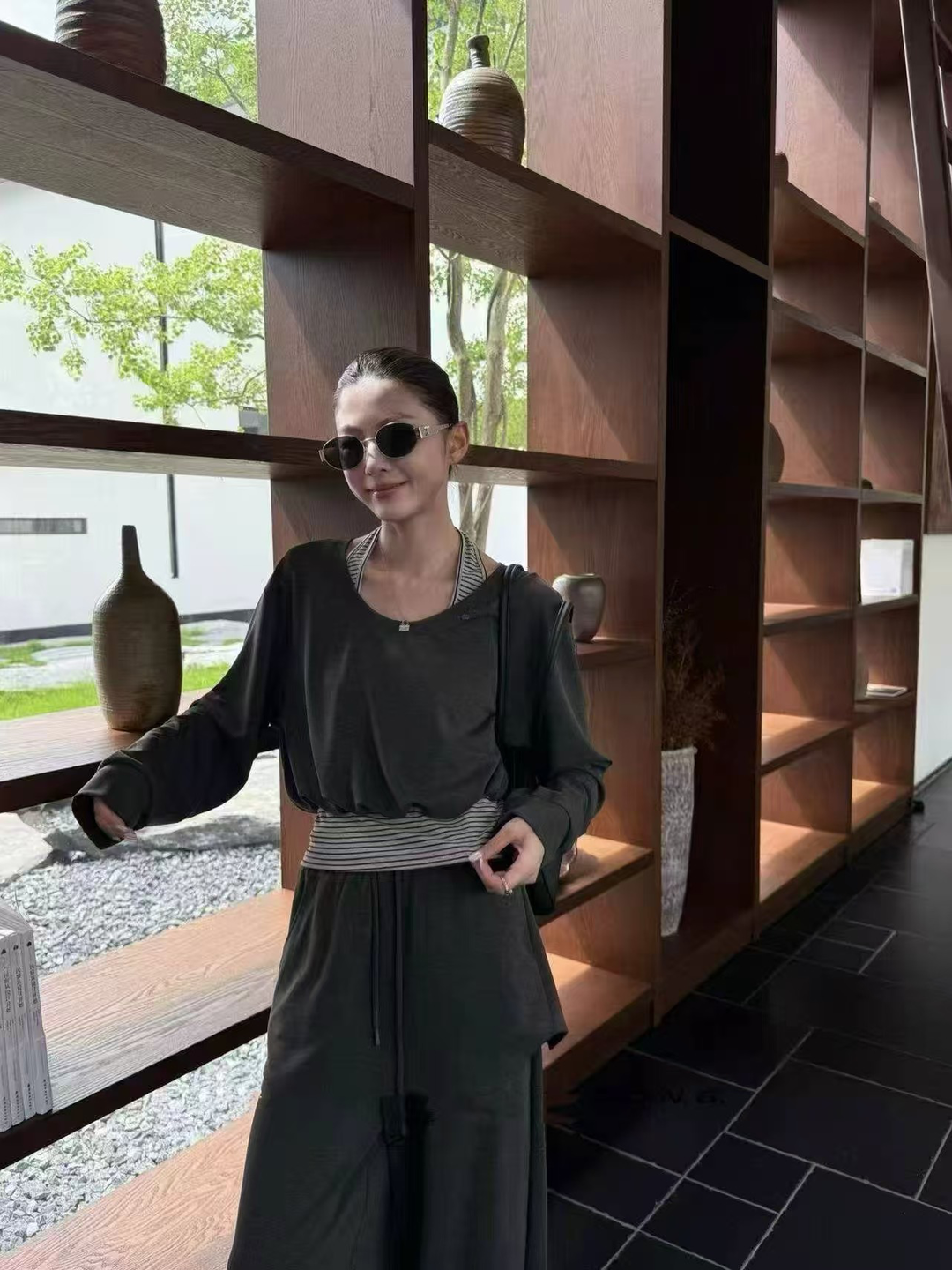韩系休闲套装女宽松显瘦假两件挂脖上衣屁帘阔腿裤两件套 服裝批發女裝批發服飾貨源
