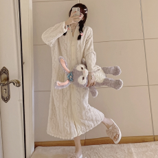 批发实拍实价秋冬新款提花睡袍女设计感珊瑚绒加厚保暖性感浴袍家居服