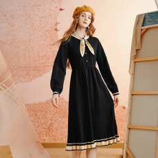 批发文艺光影叙事诗2025秋新款复古流行时尚可拆印花领巾针织<b class='q'>连衣裙</b>