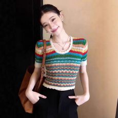 批发彩色<b class='q'>条纹</b>针织短袖t恤女款2026夏季新款设计感洋气减龄小个子上衣
