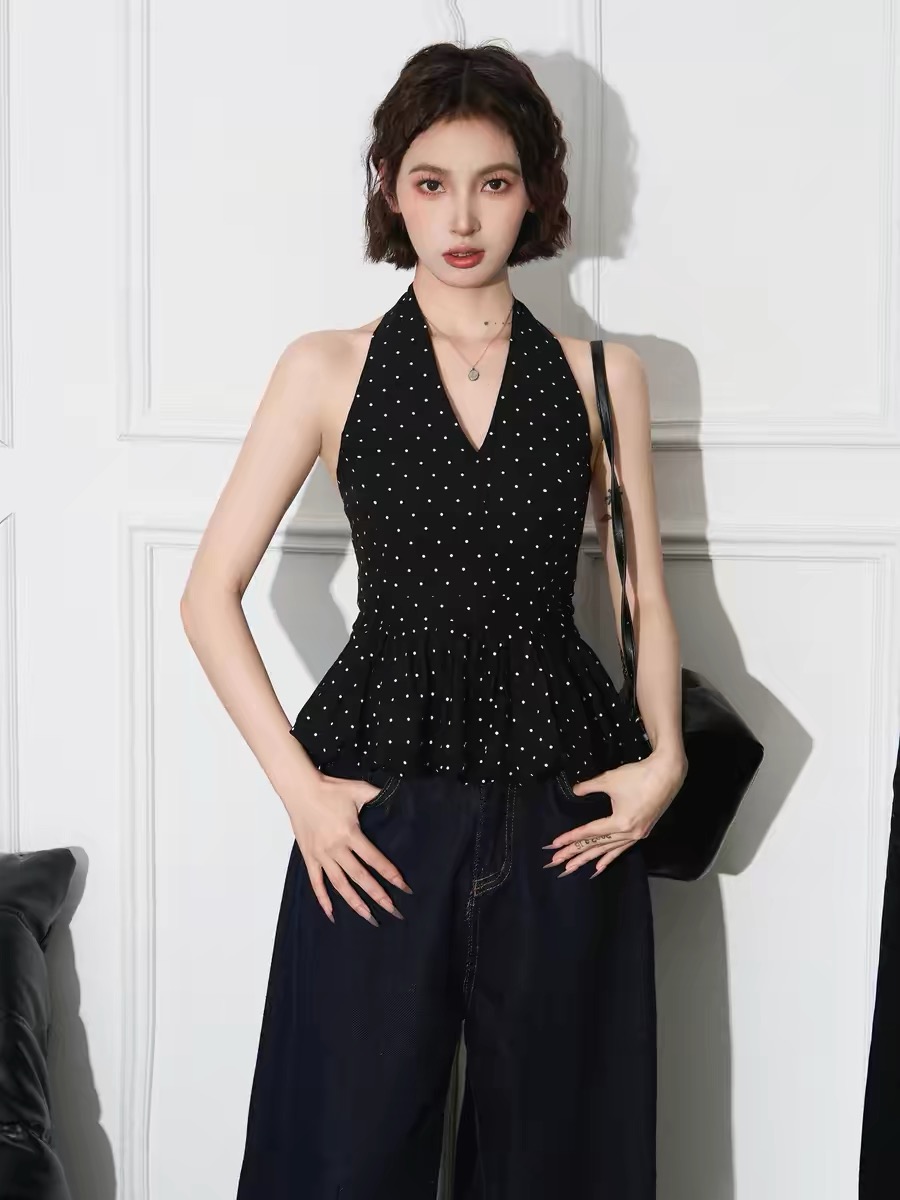 핫걸 검정색 도트 무늬 행침 목 꽃밭 캐미솔 여름 외출용 표지 대리인 우유 민소매 인사이드 가져 가라. 아름다움 뒤쪽에 의류