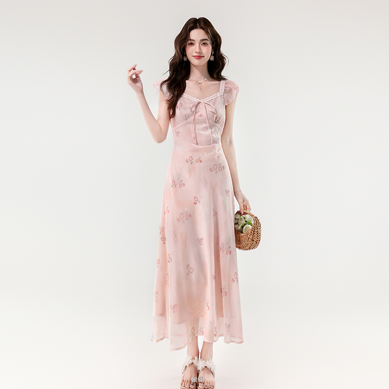 RY391# 实拍2026夏季新款法式V领蕾丝边小飞袖印花收腰显瘦长款连衣...