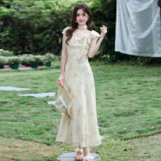 批发实拍2026夏季新款法式荷叶领温柔优雅小女人度假风<b class='q'>雪纺</b>碎花<b class='q'>连衣裙</b>