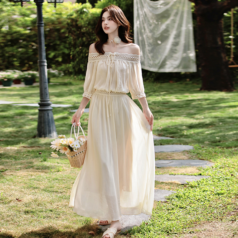 실사 2026 여름 새로운 부드러운 느긋한 오프숄더 디자인 센스 홀로우 아웃 레이스 롱 코트 휴가 바람 투피스 세트