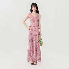 批发实拍2026夏季新款法式优雅V领<b class='q'>蕾丝</b>拼接长款收腰显瘦碎花<b class='q'>连衣裙</b>