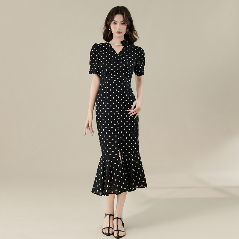 실사 2026 프랑스식 그는 벤 바람 V넥 우아함 품격 검정색 도트 무늬 롱 코트 타이트 스커트 트임 인어 꼬리 드레스