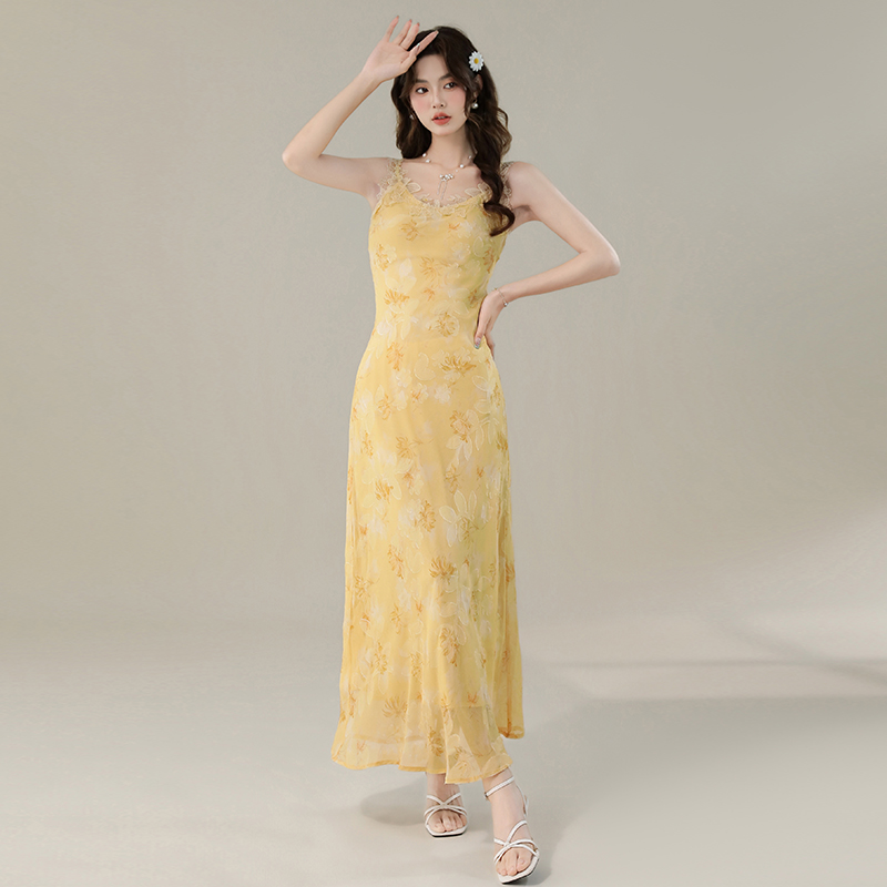 실사 2026 여름 폭발 프랑스식 밝은 부드러운 V넥 레이스 측면 롱 코트 허리 수축 슬림해 보이는 휴가 바람 슬립 드레스