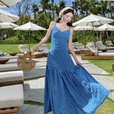 批发法式海岛度假风蓝色碎花<b class='q'>雪纺</b><b class='q'>吊带</b>连衣裙长裙