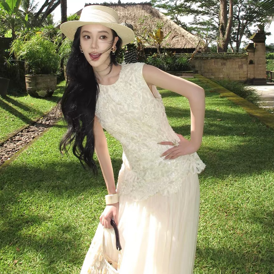 이른 봄 아름다운 여성 드레스 2026 새로운 민소매 패치워크 치마 화이트 조끼 스커트 여름 무거운 작업 드레스