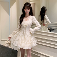 批发越韩小鱼 天使之翼 法式纯欲蕾丝<b class='q'>连衣裙</b>收腰千金风生日蓬蓬裙女秋