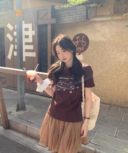 아메리칸 알파벳 프린트 반팔 티셔츠 여성 여름 새로운 몸매 가꾸기 슬림해 보이는 쇼트 스타일 핫걸 맨위 트렌디