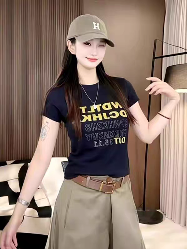 유럽 상품 알파벳 프린트 외국 가스 반팔 티셔츠 여성 2026 여름 새로운 작은 대중 Chic 몸매 가꾸기 슬림해 보이는 맨위 트렌디