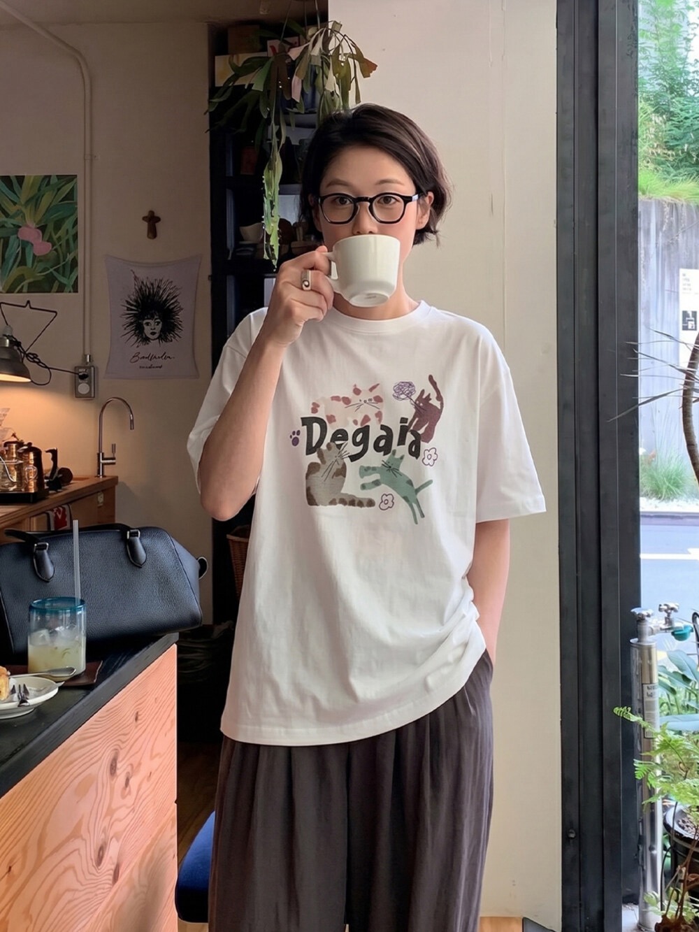 레트로 작은 대중 프린트 라운드 넥 반팔 티셔츠 여성 여름 루즈핏 캐주얼 순면 만나는 긍정적 인 어깨 동정 맨위