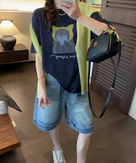레트로 작은 대중 프린트 화이트 l 라운드 넥 반팔 티셔츠 여성 여름 루즈핏 캐주얼 순면 만나는 긍정적 인 어깨 동정 맨위