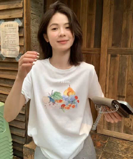 레트로 작은 대중 프린트 라운드 넥 반팔 티셔츠 여성 여름 루즈핏 캐주얼 순면 만나는 긍정적 인 어깨 동정 맨위