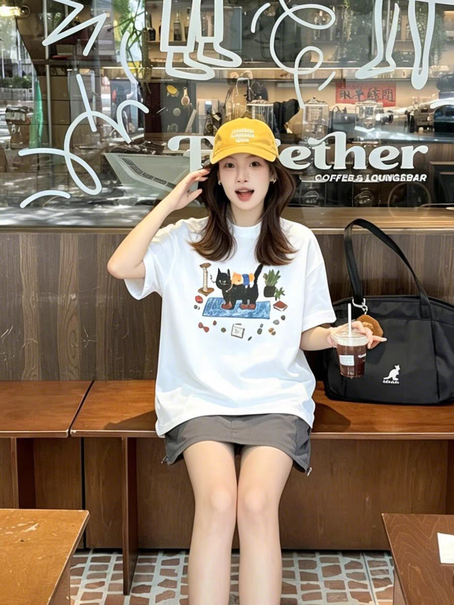 일본식 만화 귀여운 새끼 고양이 프린트 반팔 티셔츠 여성 여름 루즈핏 캐주얼 느긋한 다용도 맨위