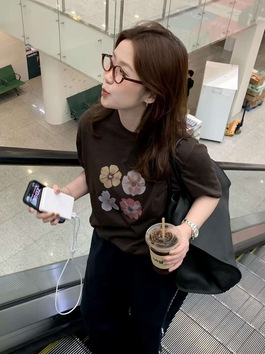 한국 ins 작은 대중 꽃잎 패턴 프린트 캐주얼 다용도 루즈핏 순면 편안함 여름 반팔 티셔츠 맨위 여성