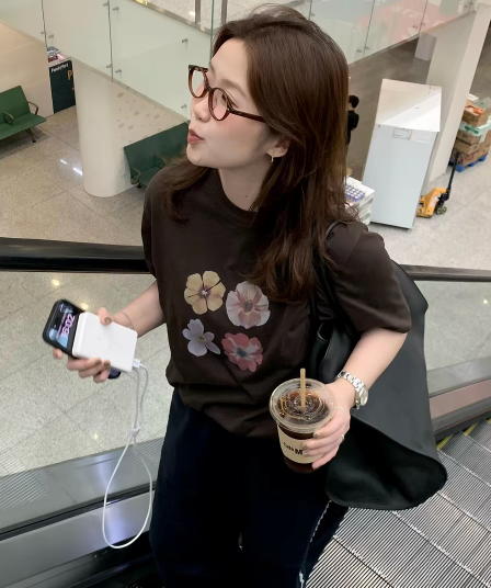 한국 ins 작은 대중 꽃잎 패턴 프린트 캐주얼 다용도 루즈핏 순면 편안함 여름 반팔 티셔츠 맨위 여성