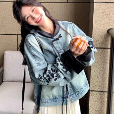 批发新中式国风<b class='q'>牛仔</b>外套女短款2025春秋新款小个子设计感今年流行上衣