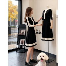 批发针织<b class='q'>连衣裙</b>女2026秋冬新款撞色修身显瘦中长款淑女风小黑裙