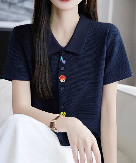 블루 색상 POLO 칼라 자수 긍정적 인 어깨 반팔 티셔츠 여성 셔츠 2026 여름 새로운 외국 가스 연령 감소 니트 스웨터