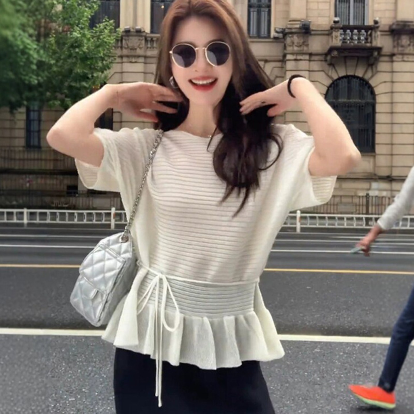 프랑스식 화이트 프릴 반팔 니트 스웨터 여성 여름 고급 센스 레이스업 허리 수축 슬림해 보이는 맨위 얇은 스타일