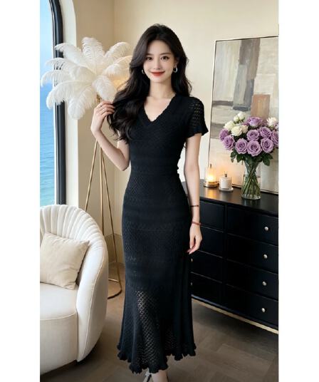 순수한 욕망 바람 트렌드 풀오버 단색 치마 아이들 2026 홀로우 아웃 니트 V넥 몸매 가꾸기 슬림해 보이는 품격 드레스