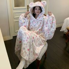 批发新款珊瑚绒宽松大睡袍中长款连帽睡裙女士家居服