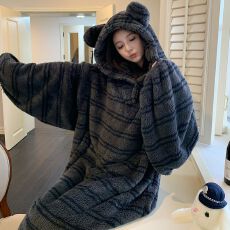 批发新款珊瑚绒宽松大睡袍中长款连帽睡裙女士家居服