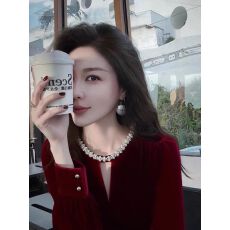 酒红色丝绒上衣2025冬季轻奢高级感重要场合巨好看收腰内搭衬衫女