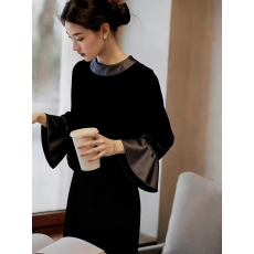 批发轻奢黑色喇叭袖丝绒<b class='q'>上衣</b>女2026秋季新款圆领显瘦百搭高级感<b class='q'>打底</b>衫
