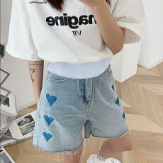 批发孕妇爱心牛仔<b class='q'>短裤</b>高腰宽松潮流热裤2025夏装新款大码<b class='q'>女</b>装百搭裤子