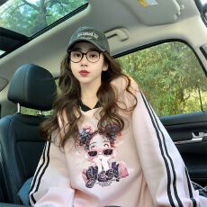 批发仿华棉复牛奶丝/后包领粉色V领设计感卫衣女潮牌宽松运动风<b class='q'>上衣</b>