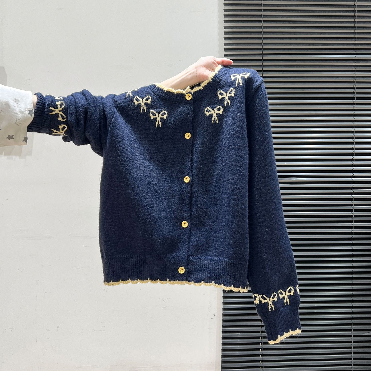 MY15384# 安迪绒洗水 韩系翻领刺绣针织开衫女女裝貨源服裝批發