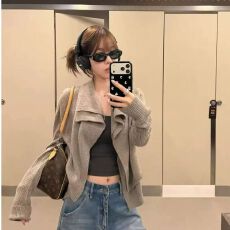 批发慵懒风针织外套女大翻领设计短款修身软糯长袖开衫