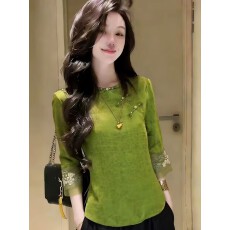 批发2026年新款新中式风绿色长袖刺绣上衣女圆领盘扣轻奢宽松<b class='q'>大码</b>内搭