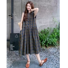批发法式复古格子无袖<b class='q'>连衣裙</b>女中长款夏新款设计感宽松休闲背心裙