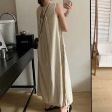 批发舒适天花板~慵懒百搭条纹肌理感度假风宽松<b class='q'>无袖</b>背心棉麻连衣裙