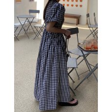 批发设计款大口袋泡泡袖连衣裙女