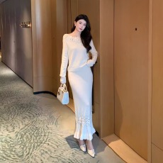 批发【柔光】重工镂空羊毛针织衫白色半身裙两件套<b class='q'>秋</b>季套装女