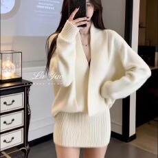 批发纯欲风气质V领长袖针织坑条拼接短裙女2025秋冬季新款包臀<b class='q'>连衣裙</b>