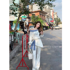 十一家原创蓝色条纹翻领斜肩字母印花长袖+阔腿裤两件套