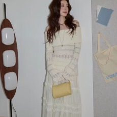 吵吵家韩系杏色一字肩上衣女春季高级感气质休闲修身露肩针织毛衣