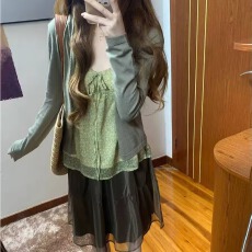 批发绿色V领碎花吊带背心女外穿系带显瘦度假风减龄上衣日常宽松<b class='q'>无袖</b>