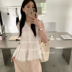 批发蕾丝花边波点衬衫女装<b class='q'>夏季</b>木耳边小飞袖小衫独特漂亮V领气质上衣