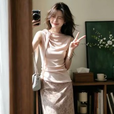 批发粉色修身飘带<b class='q'>泰国</b>绝美吊带背心女2026夏季氛围感辣妹穿搭甜辣上衣