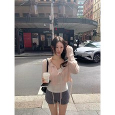 批发【<b class='q'>官</b><b class='q'>网</b>自制】<b class='q'>韩国</b>代购女装leeds秋温柔显白婴儿粉短款系带开襟衫