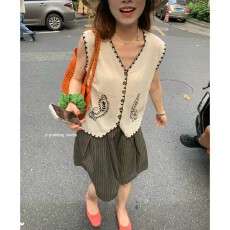 批发pudding布丁<b class='q'>家</b>档口爆单啦！ 亚麻老钱风<b class='q'>木</b>扣手钩针织马甲