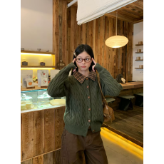 宋正恩橄榄绿拼格子针织毛衣开衫女秋季新款巨好看翻领外套小上衣