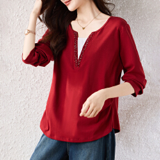 批发实拍2026年<b class='q'>春</b>季新款大码洋气时尚设计感高档显瘦遮肉V领上衣女T恤